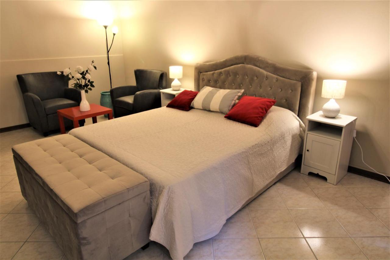 Central And Spacious Apartment Velence Kültér fotó