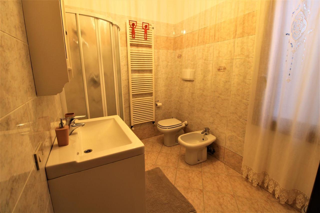 Central And Spacious Apartment Velence Kültér fotó