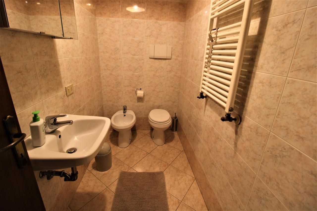 Central And Spacious Apartment Velence Kültér fotó